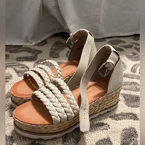 BARELY WORN. perfect condition